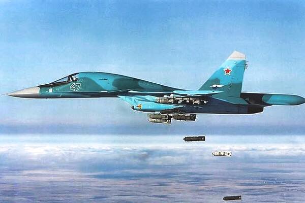 Насколько эффективна авиация в борьбе с ИГИЛом? Беспилотников же почти нет. Штурмовики, фронтовые бомбардировщики. Линии фронта, как таковой не существует. ИГИЛ растворяется среди жилых кварталов, прячется среди мирного населения. Какая у него военная инфраструктура? Вооружение у него только легкое. Кого будут бомбить? Я не понимаю.  Война в Cирии: выиграть невозможно, проиграть недопустимо!