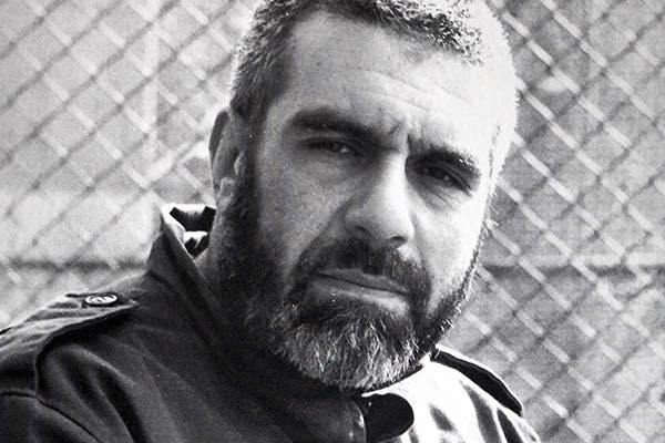 Надежда не является ни целью, ни средством... разве что для апатии. Чем больше надежды, тем меньше желания измениться. Плюсы отчаяния в понимании этого.  "Сама надежда является целью. Она же является средством". Сергей Довлатов