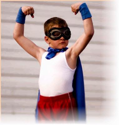 Величие как защитная реакция от стыда. Если у человека есть непереносимое чувство стыда за настоящее, то тогда он, в качестве защитной реакции, как правило, строит иллюзии о каком-то своем мнимом величии, в прошлом и в будущем. Парадокс желаемого величия в том, что в настоящий момент просто необходимо чувствовать себя униженным. Это помогает ему пережить невыносимый стресс. С другой стороны, предаваясь этой иллюзии, он не может на неё опереться, как на реальность, и, соответственно, изменить свое поведение в настоящем. Он думает: "Если в прошлом было все хорошо, то какой смысл менять свою картину мира?". Такие люди живут в иллюзиях, а не в реальности, и все силы у них уходят на поддержание иллюзорной картины мира. Чем больше рассогласование с реальностью, тем больше требуется сил на поддержание этой иллюзии. Детям это ещё простительно, а народам - нет.