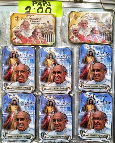 Один Папа за два евро.