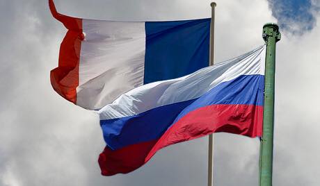 Интересный феномен. Аватарок с французским флагом на порядок больше, чем с российским после трагических событий. Почему? Думаю, Российский флаг больше ассоциируется с государством и чиновниками, а меньше с обычными людьми. Он больше имперский, дегуманизированный. Французский же - экзотика и ассоциируется больше с французами, с людьми, а не с французским государством.