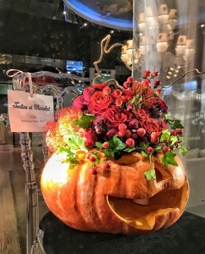 Отказ от празднования Хэллоуина - еще не гарантия того, что у вас вместо тыквы - голова.