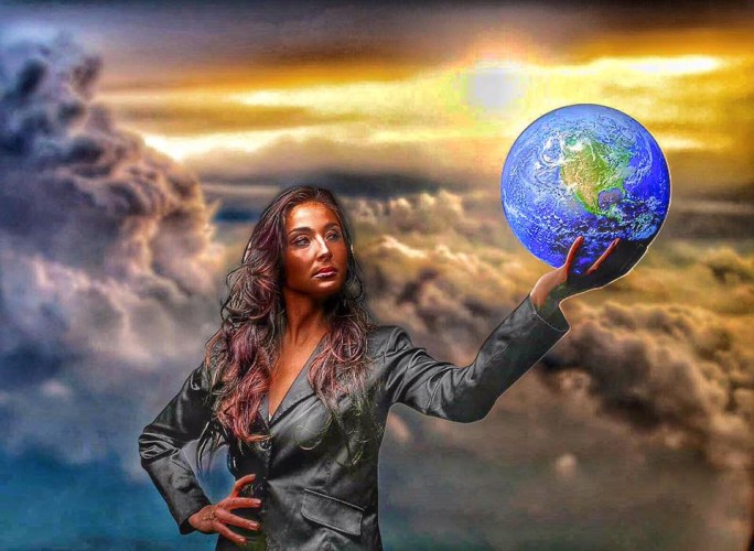 Каждая мысль в её голове обладала огромной энергией... разрушения...