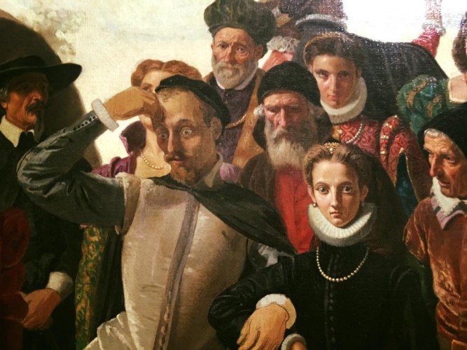 Подгонять людей под наши ожидания лучше всего кнутом и пряником.