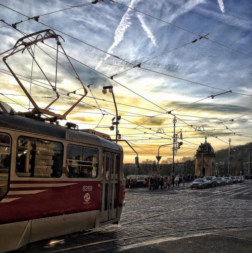 Умчи меня трамвай в мою страну оленью...