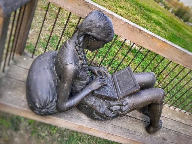 О'каменела в наказание за троллинг...