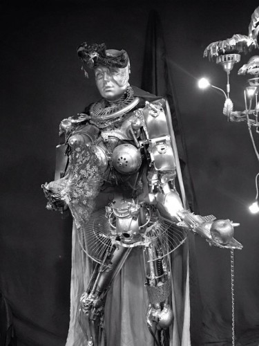 Отбросив все стереотипы, Он стал отпетым монотипом.